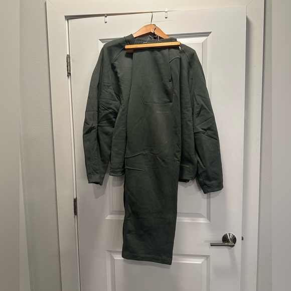 Lululemon Relaxed-fit Crew-neck sweatshirt in Palm Deco green.  Size Large EUC - Picture 3 of 7